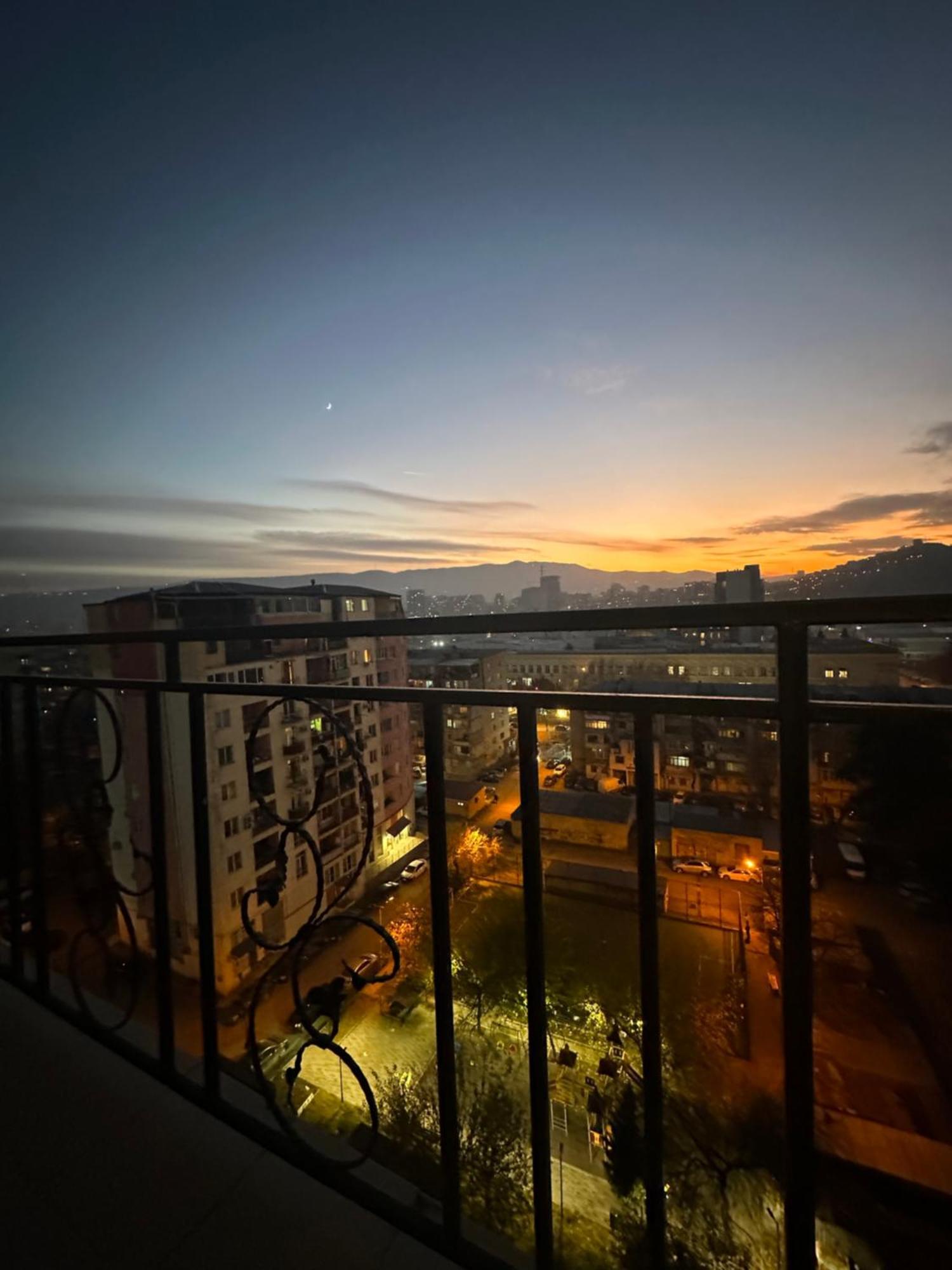 Tsereteli 87z Apartment