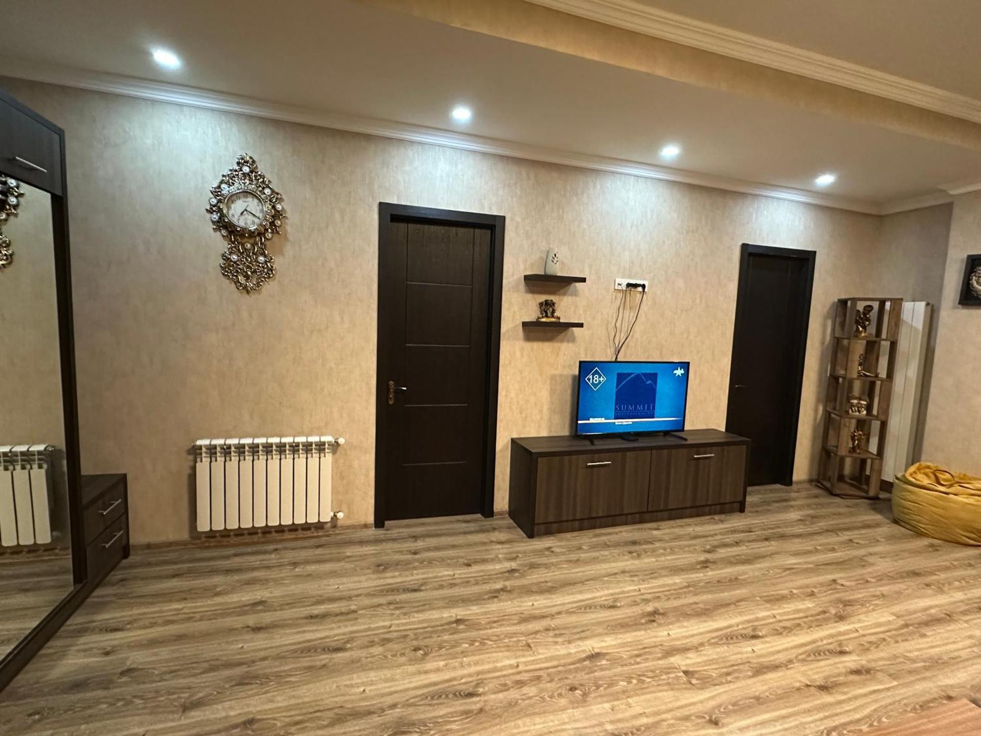 Apartment Tsereteli 87z