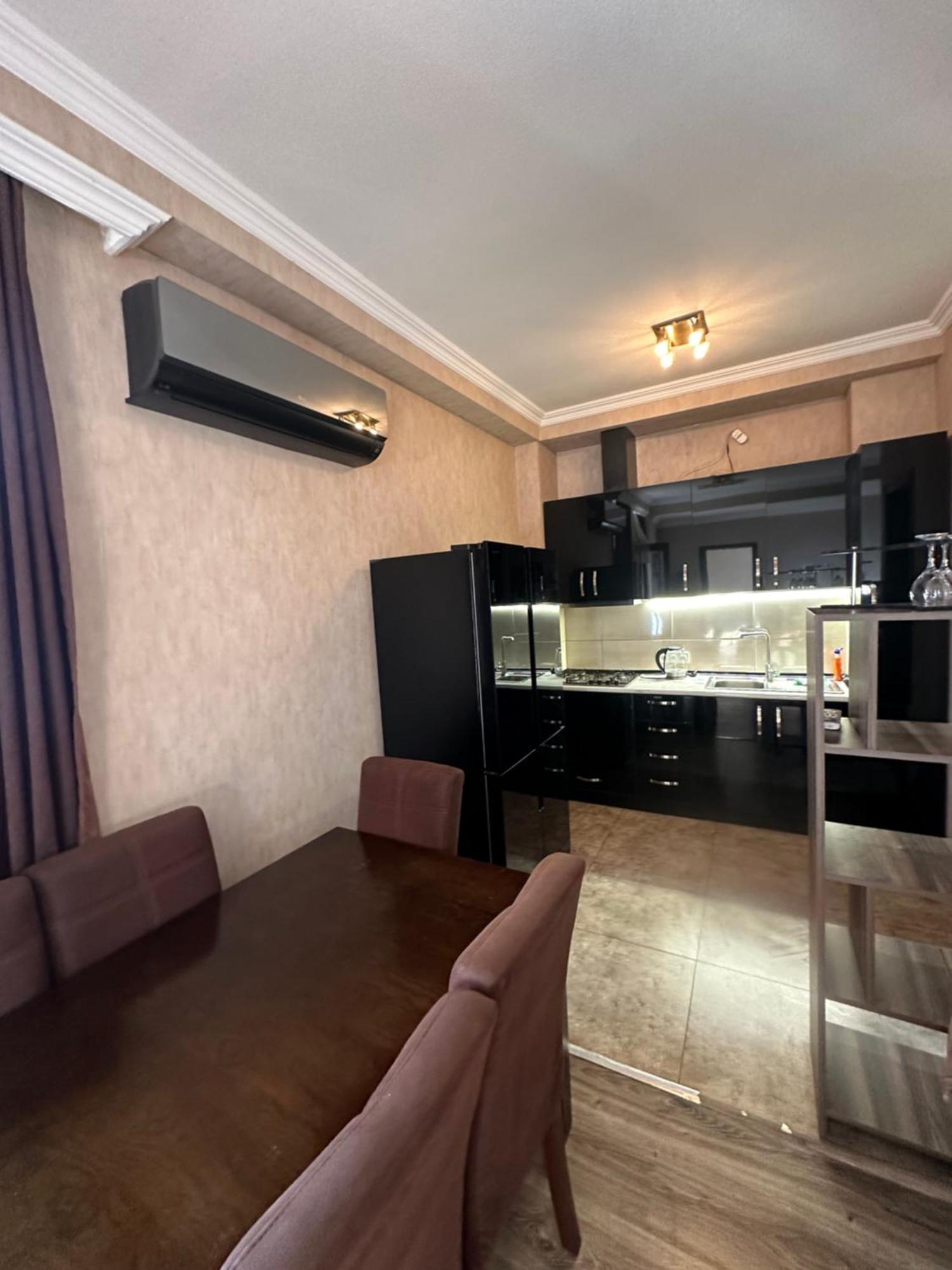 Tsereteli 87z Apartment